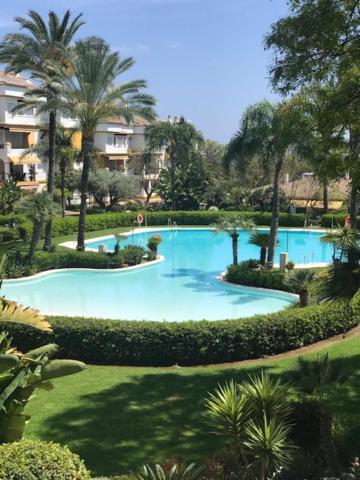 Hacienda Nagueles 1, 2 Bed 2 Bath, Large Terrace 400M From Beach Marbella Eksteriør billede