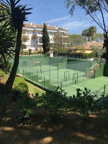Hacienda Nagueles 1, 2 Bed 2 Bath, Large Terrace 400M From Beach Marbella Eksteriør billede